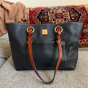 DOONEY & BOURKE Navy Pebble Leather Grain Tammy Tote EUC